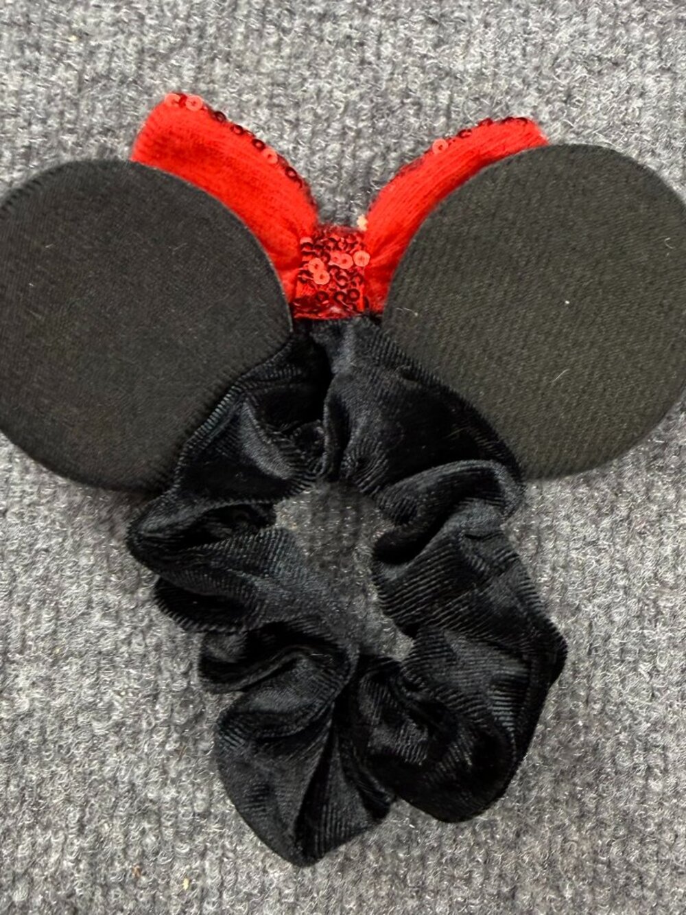 Disney Minnie Mouse Black Velvet Scrunchie Red Sparkle Sequin Bow 7in Ears